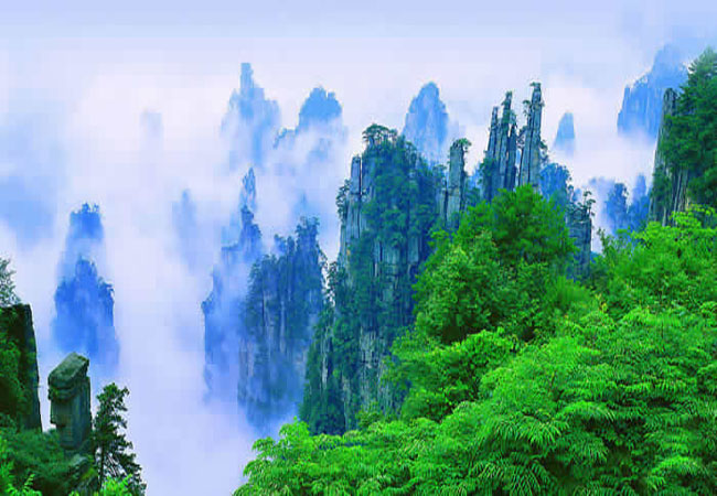 【花开芙蓉】长沙·韶山·芙蓉古镇·森林公园·大型湘西民俗晚会 宝峰湖 ·天门山·土司王府·凤凰古城·湘西苗寨6日游