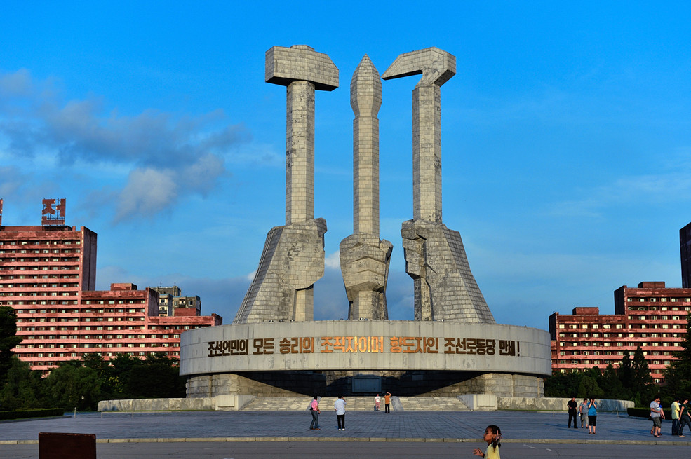 建党纪念塔.JPG
