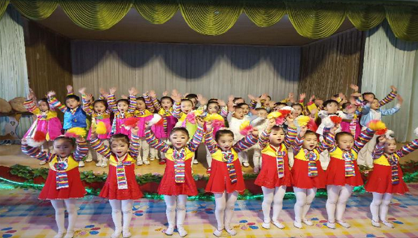 学校表演.png