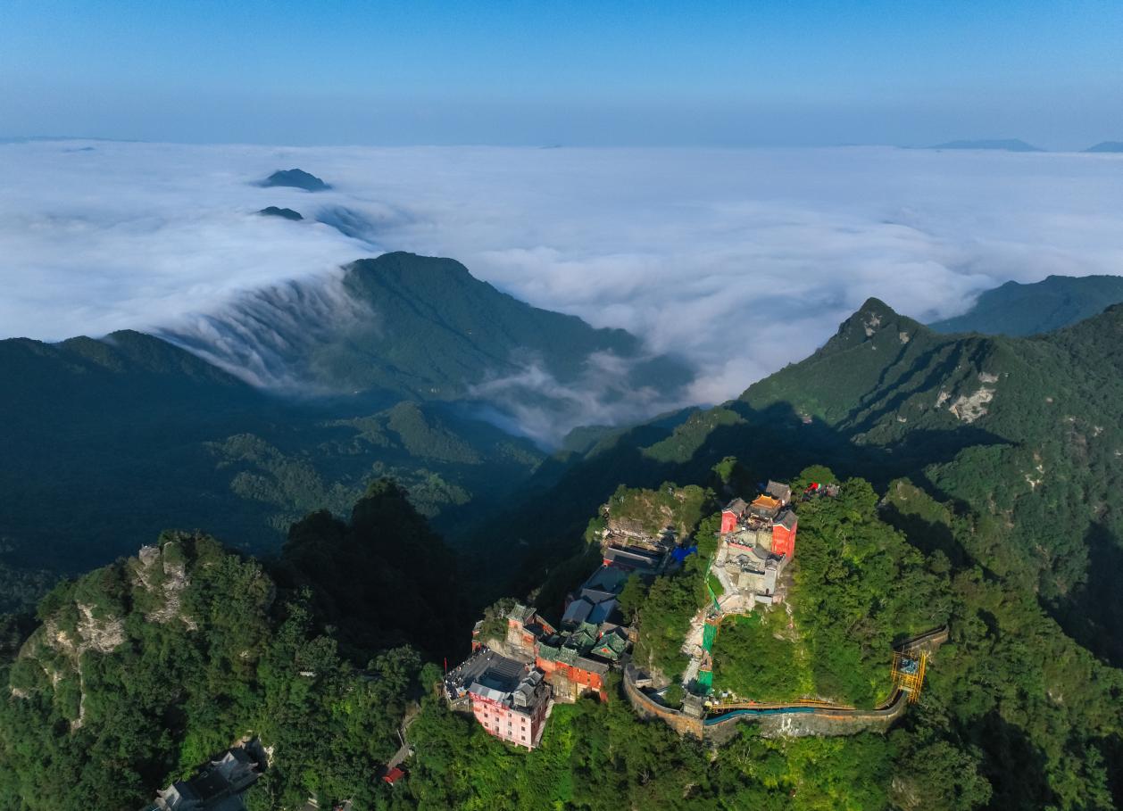 武当山金顶.jpg