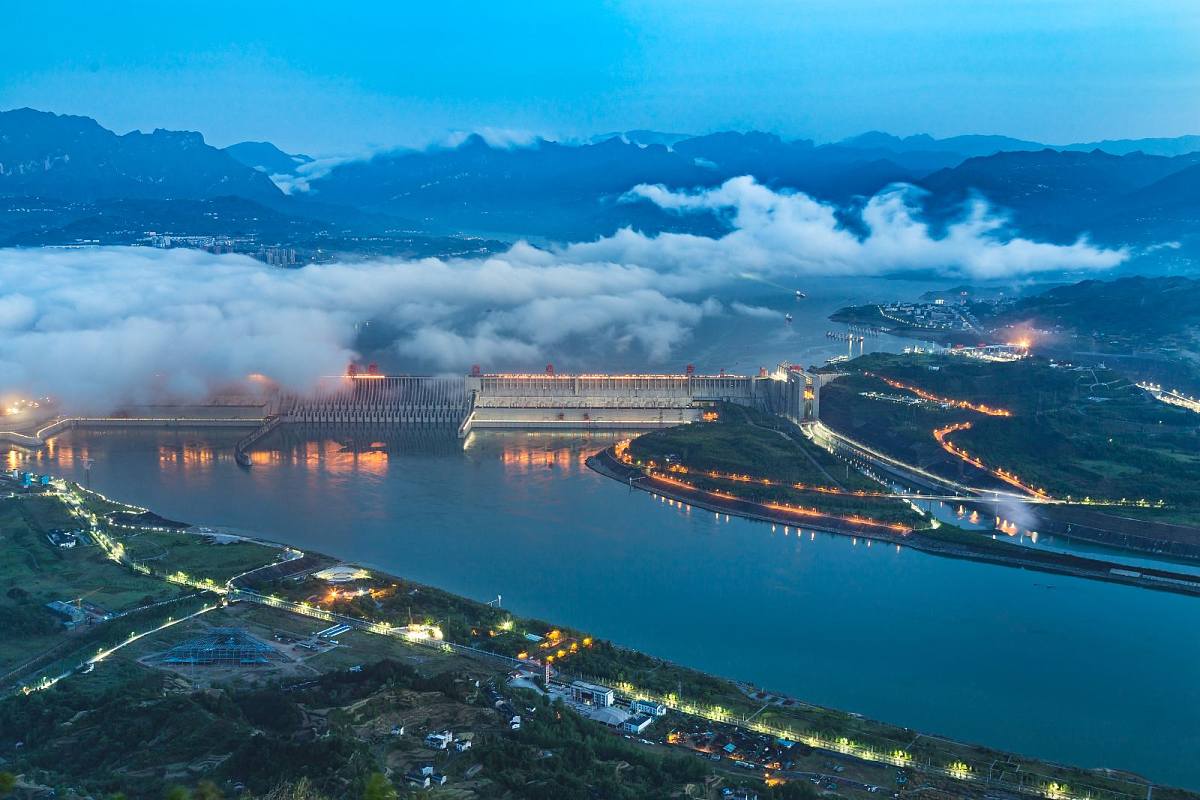 三峡大坝.jpg